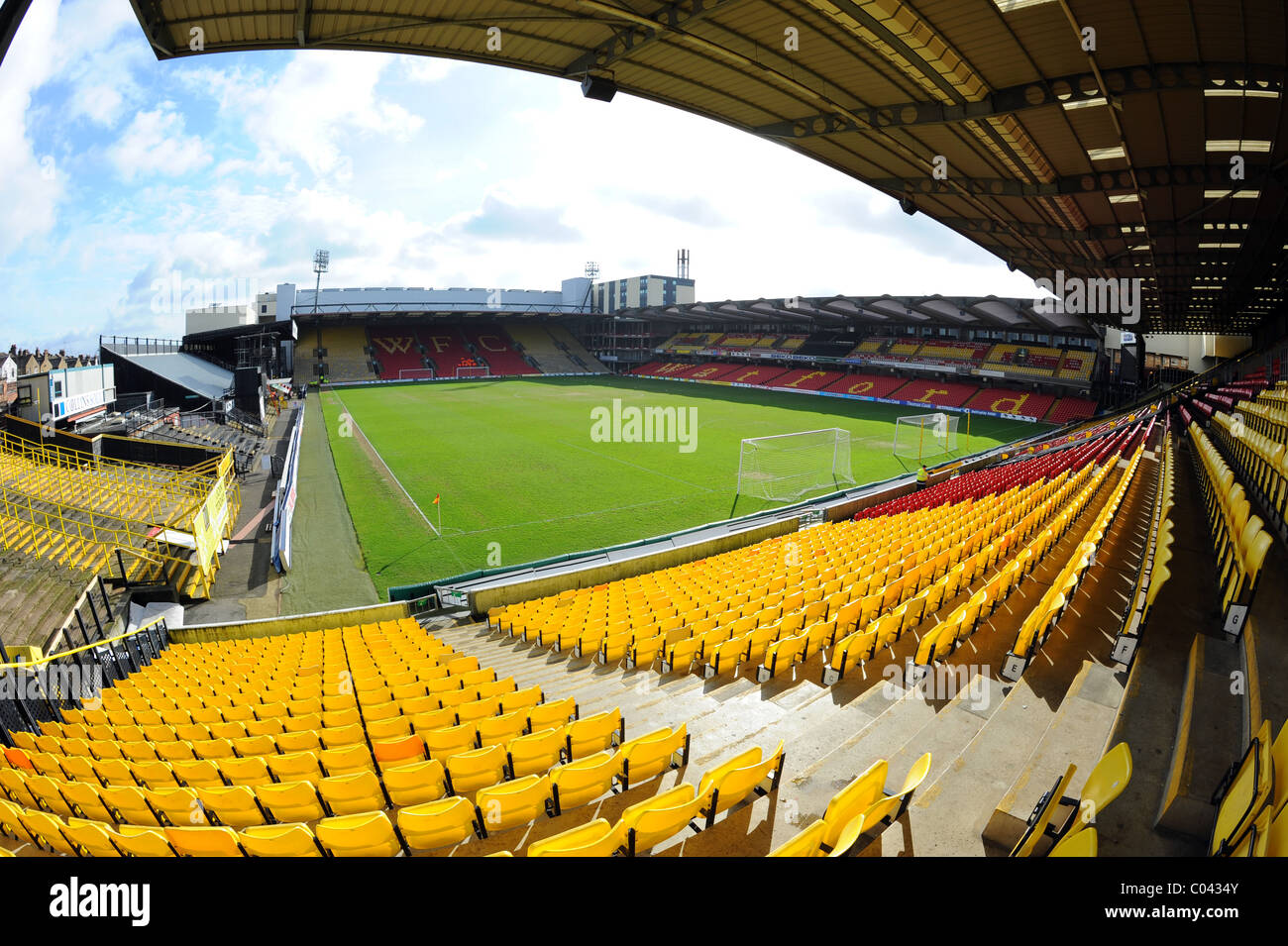 Innenansicht Vicarage Road Stadium, Watford, Heimat des Watford Football Club und Saracens Rugby Football Club Stockfoto