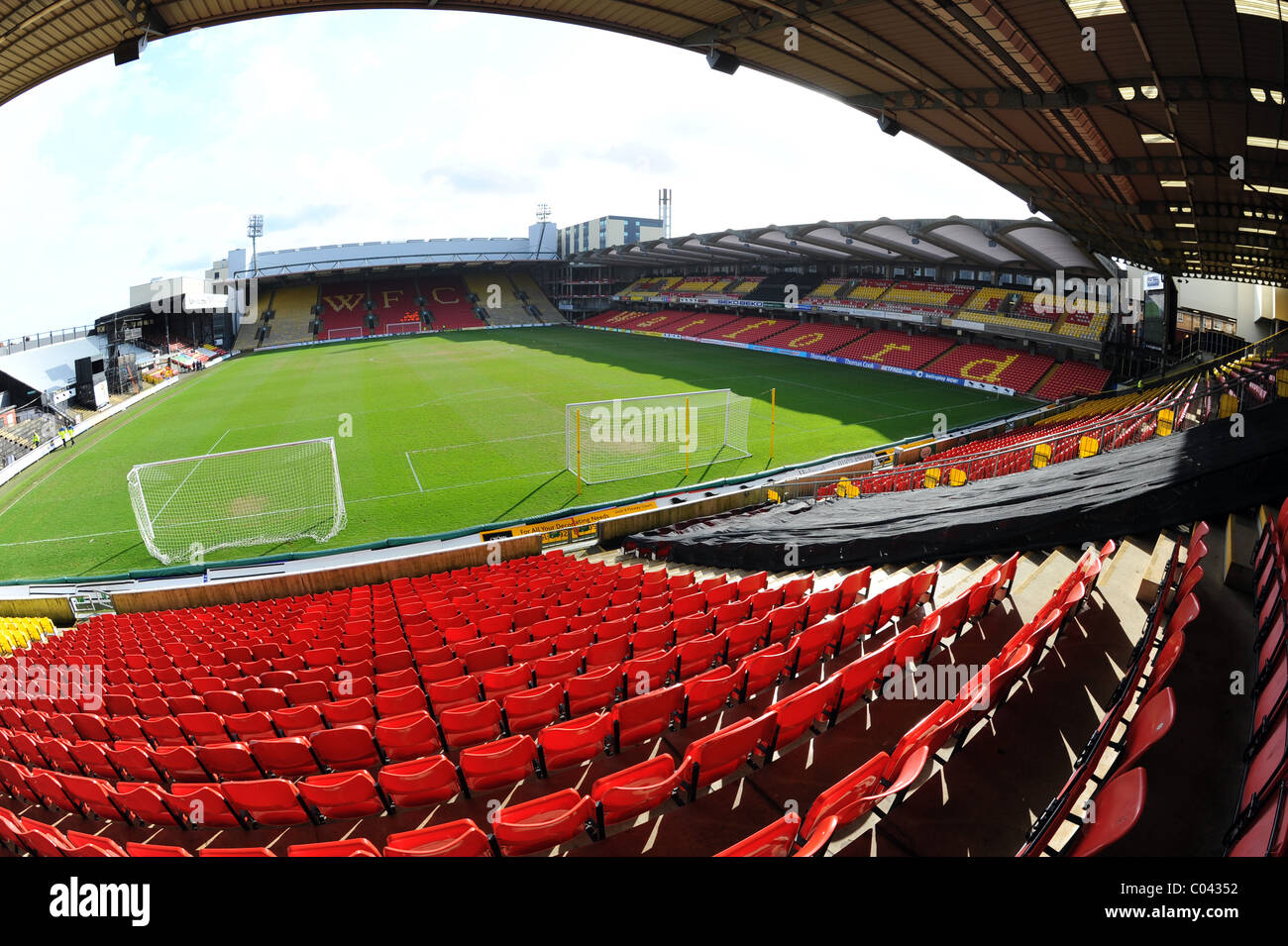 Innenansicht Vicarage Road Stadium, Watford, Heimat des Watford Football Club und Saracens Rugby Football Club Stockfoto