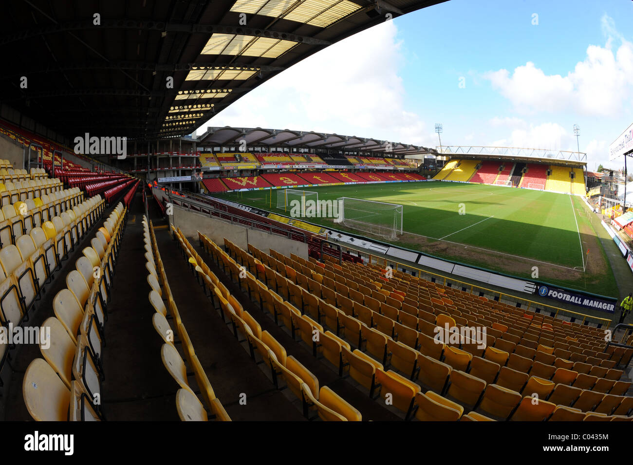 Innenansicht Vicarage Road Stadium, Watford, Heimat des Watford Football Club und Saracens Rugby Football Club Stockfoto