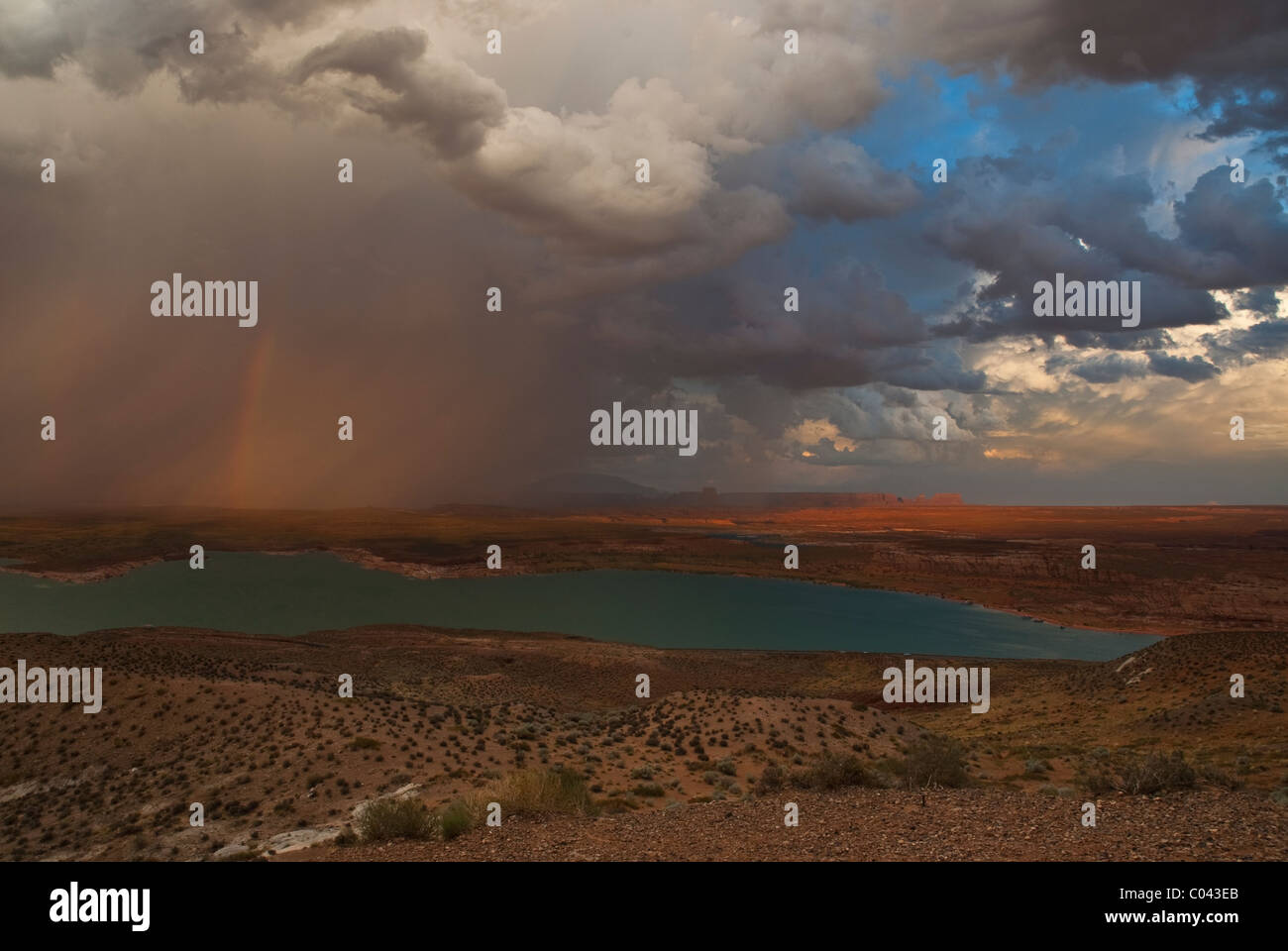 Am Nachmittag Gewitter mit Blick auf Lake Powell, Arizona Stockfoto