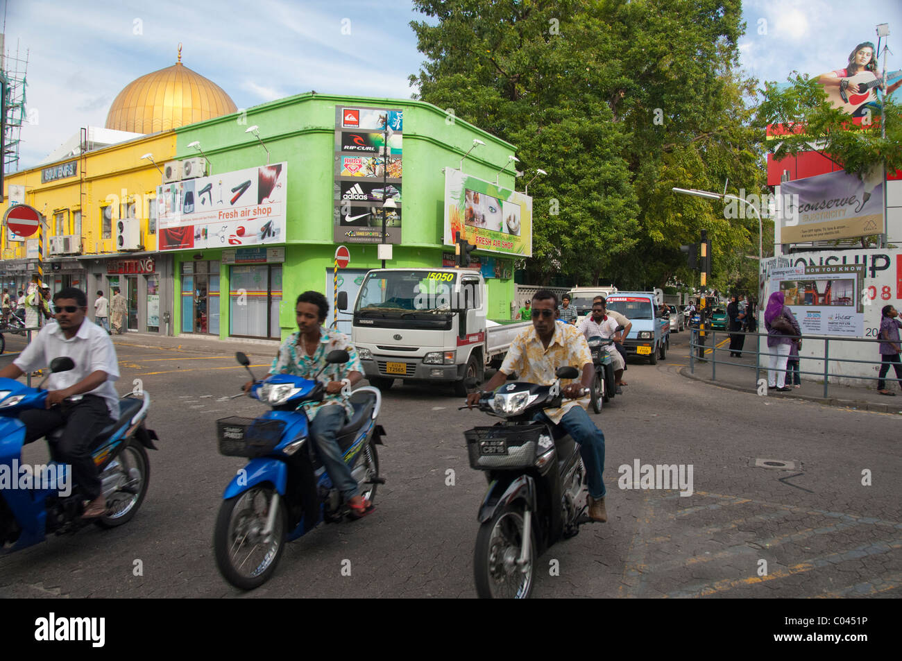 Malediven, männlich. Insel und Hauptstadt Stadt der Malediven Archipel. Innenstadt von männlich, goldene Kuppel des islamischen Zentrums. Stockfoto