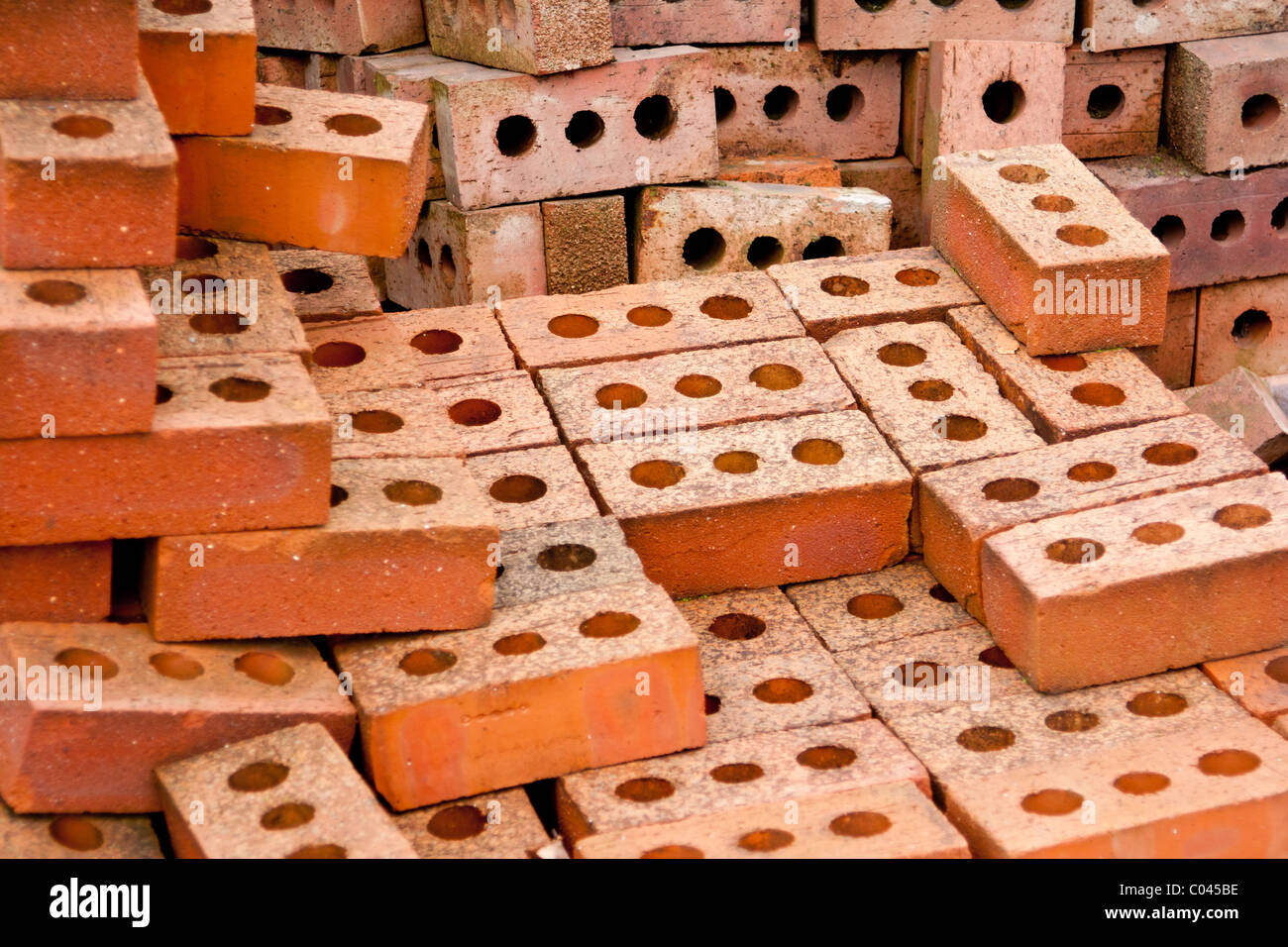 Gemeinsamen gegenüber Ziegel aus einer verlassenen Ziegelei im Vereinigten Königreich Stockfoto