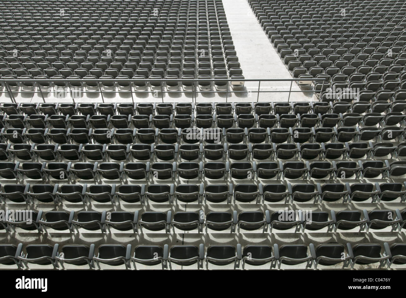 Sitzreihen leeren Stadion, Olympiastadion, Berlin, Deutschland, Ort der Spiele 1936 Stockfoto