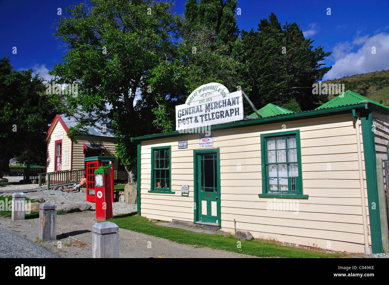 Alten General Mechant Post & Telegraph speichern neben Cardrona Hotel, Cardrona, Otago Region, Südinsel, Neuseeland Stockfoto