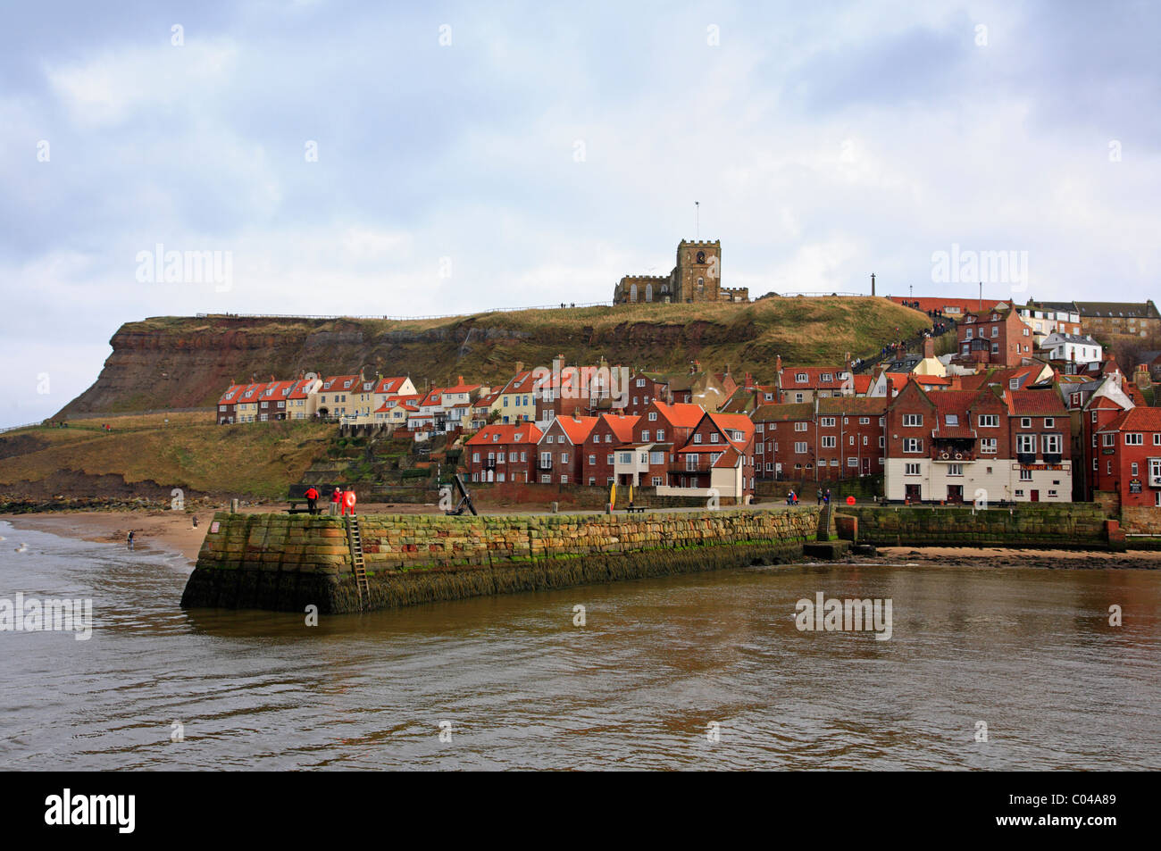 Whitby Fluß Esk Mündung North Yorkshire England UK England GB Großbritannien Europa Stockfoto