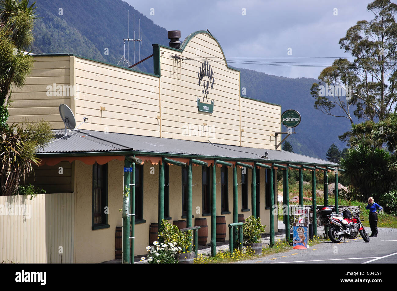Historischen Jacksons Taverne, State Highway 73, Jacksons, Westland-Distrikt, Region West Coast, Südinsel, Neuseeland Stockfoto