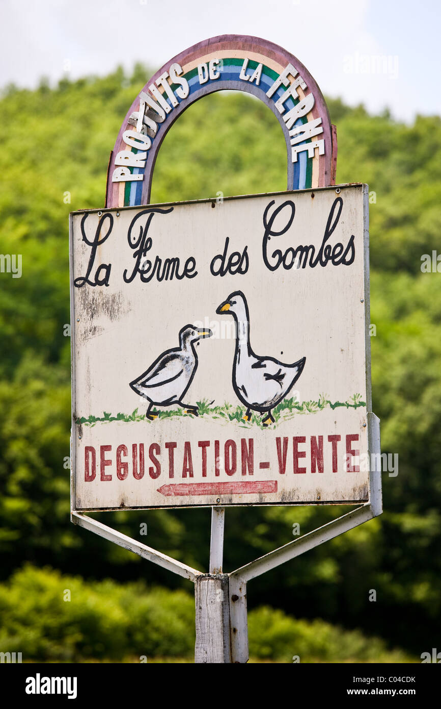 Bauernhof von Combes Zeichen, La Ferme des Combes, in der Dordogne mit Degustation Vente Produits De La Ferme, Frankreich Stockfoto