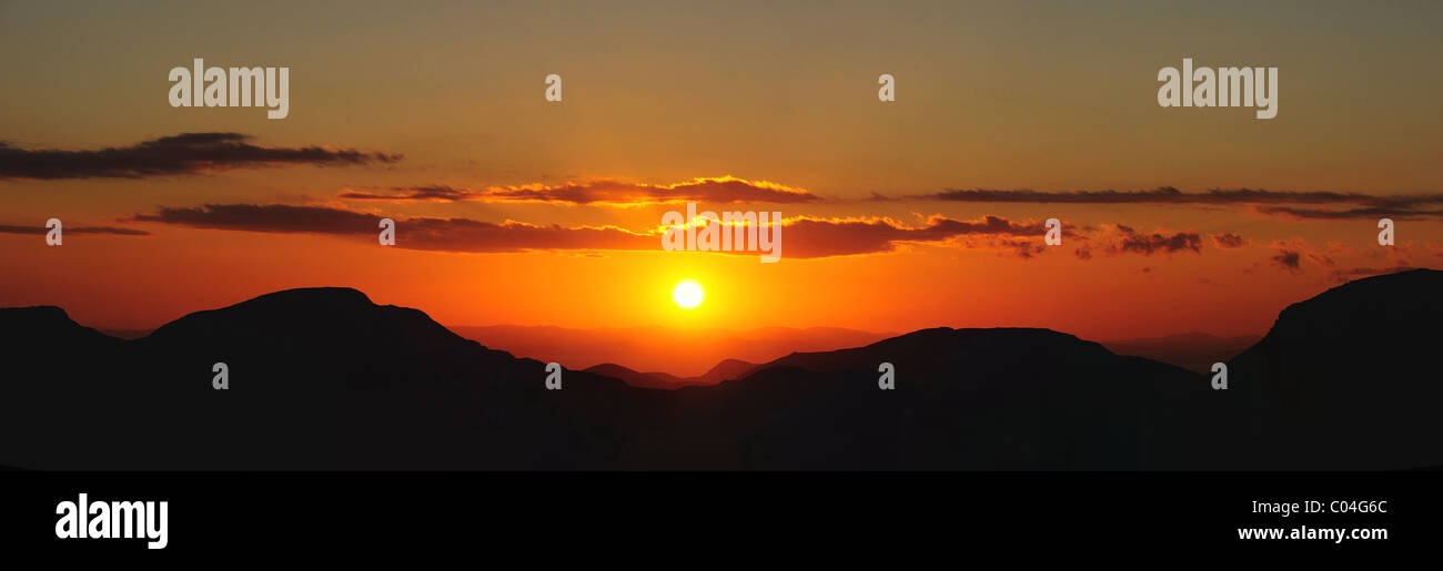 Panoramablick auf Berg Sonnenuntergang im englischen Lake District Stockfoto