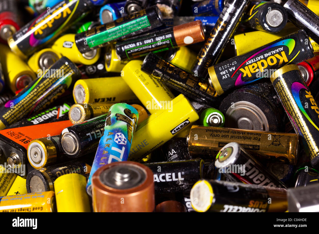 Ein Haufen Batterien bereit für das recycling. Charles Lupica Stockfoto