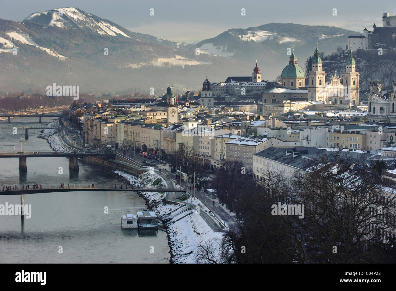 Stadt Salzburg in Österreich am Fluss Salzach Stockfoto