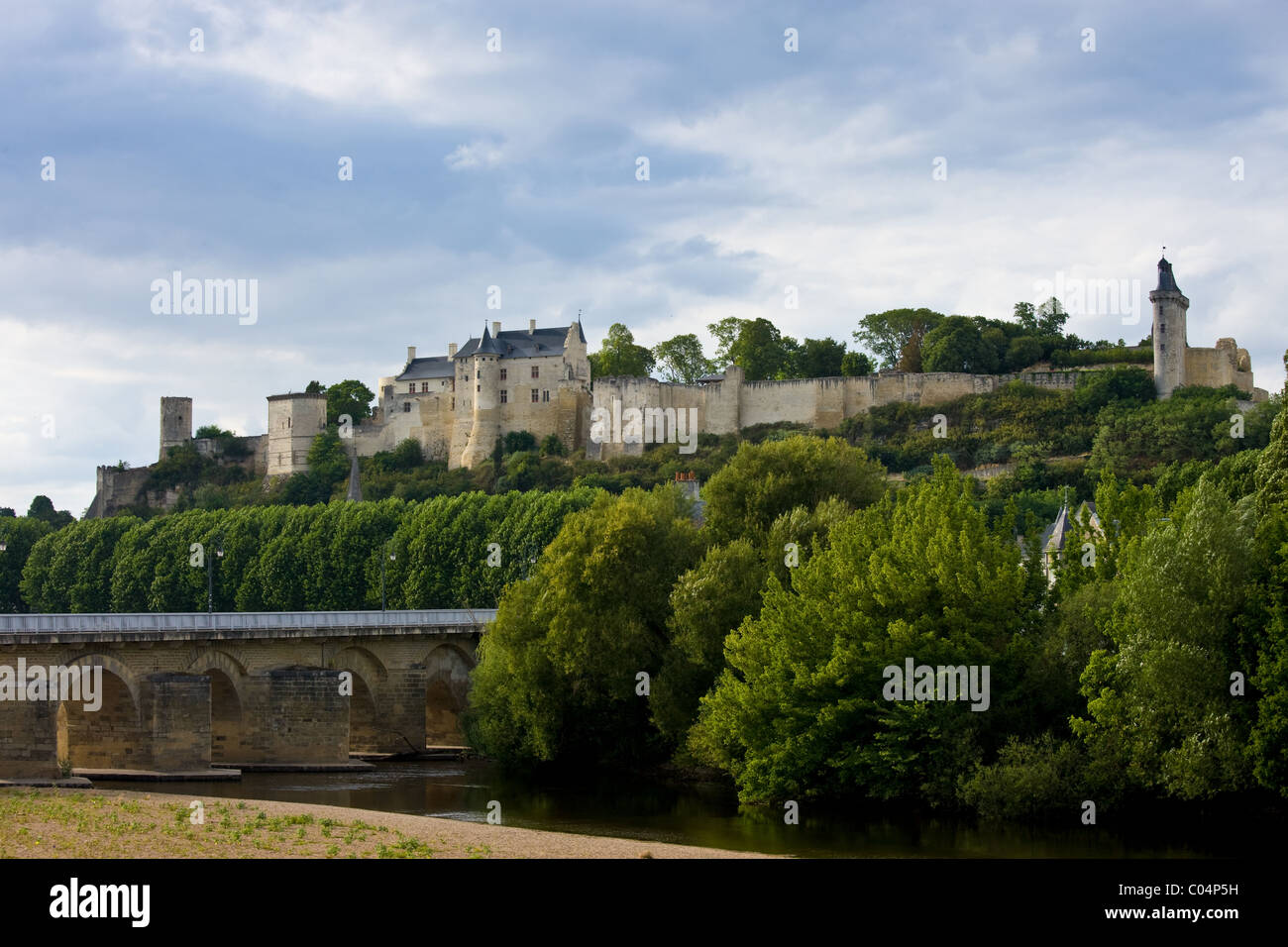 Chateau de Chinon und der Fluss Vienne im Loire-Tal, Frankreich Stockfoto