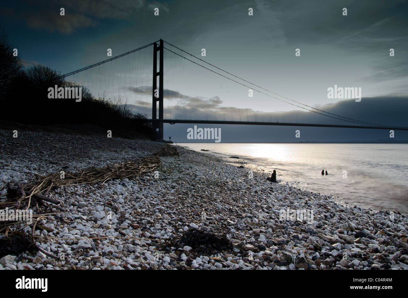 Humber Bridge, East Yorkshire, UK bei Sonnenaufgang Stockfoto