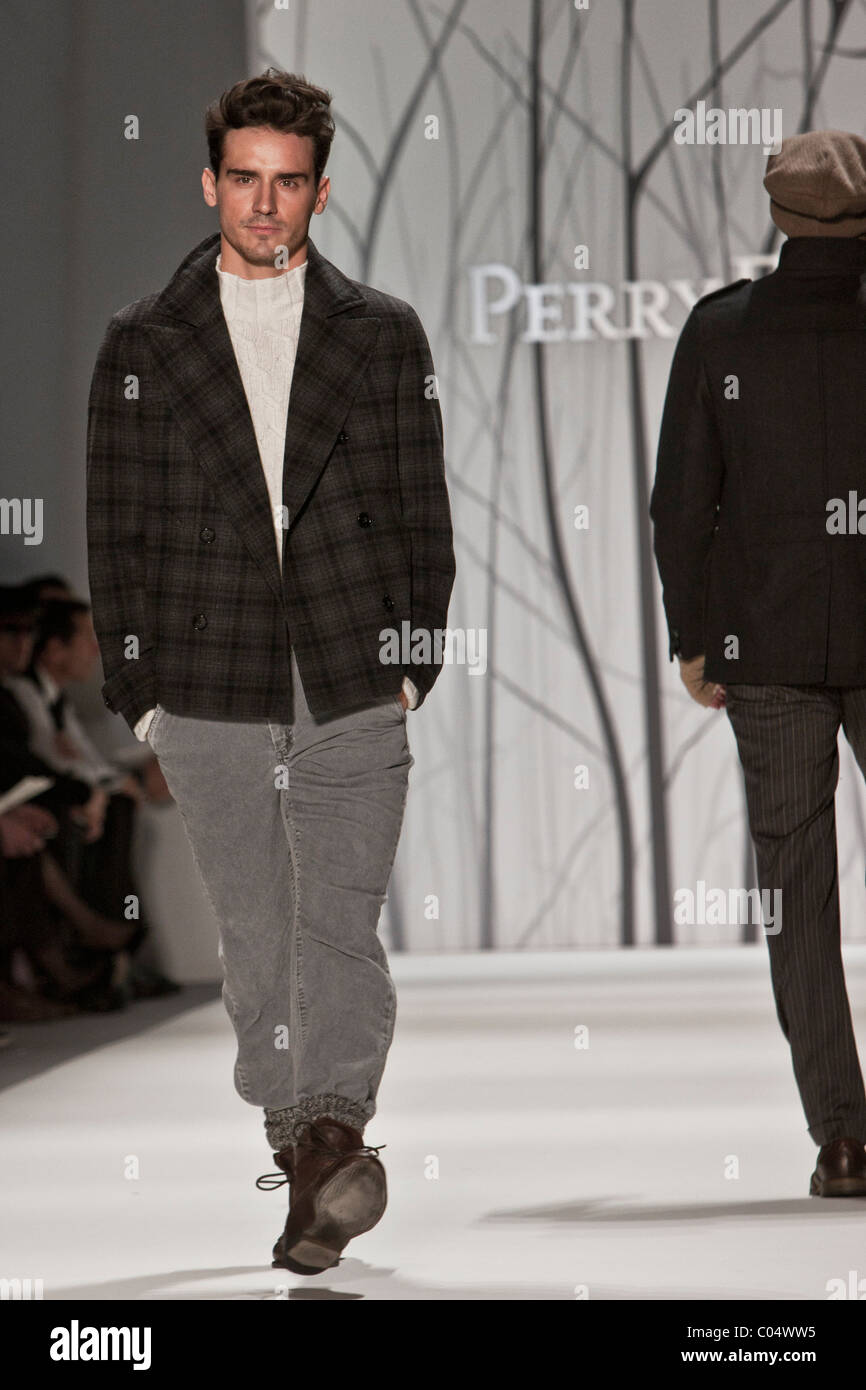 Perry Ellis 2011 Herbst Winter Start-und Landebahn Präsentation auf der New York Fashionweek Stockfoto