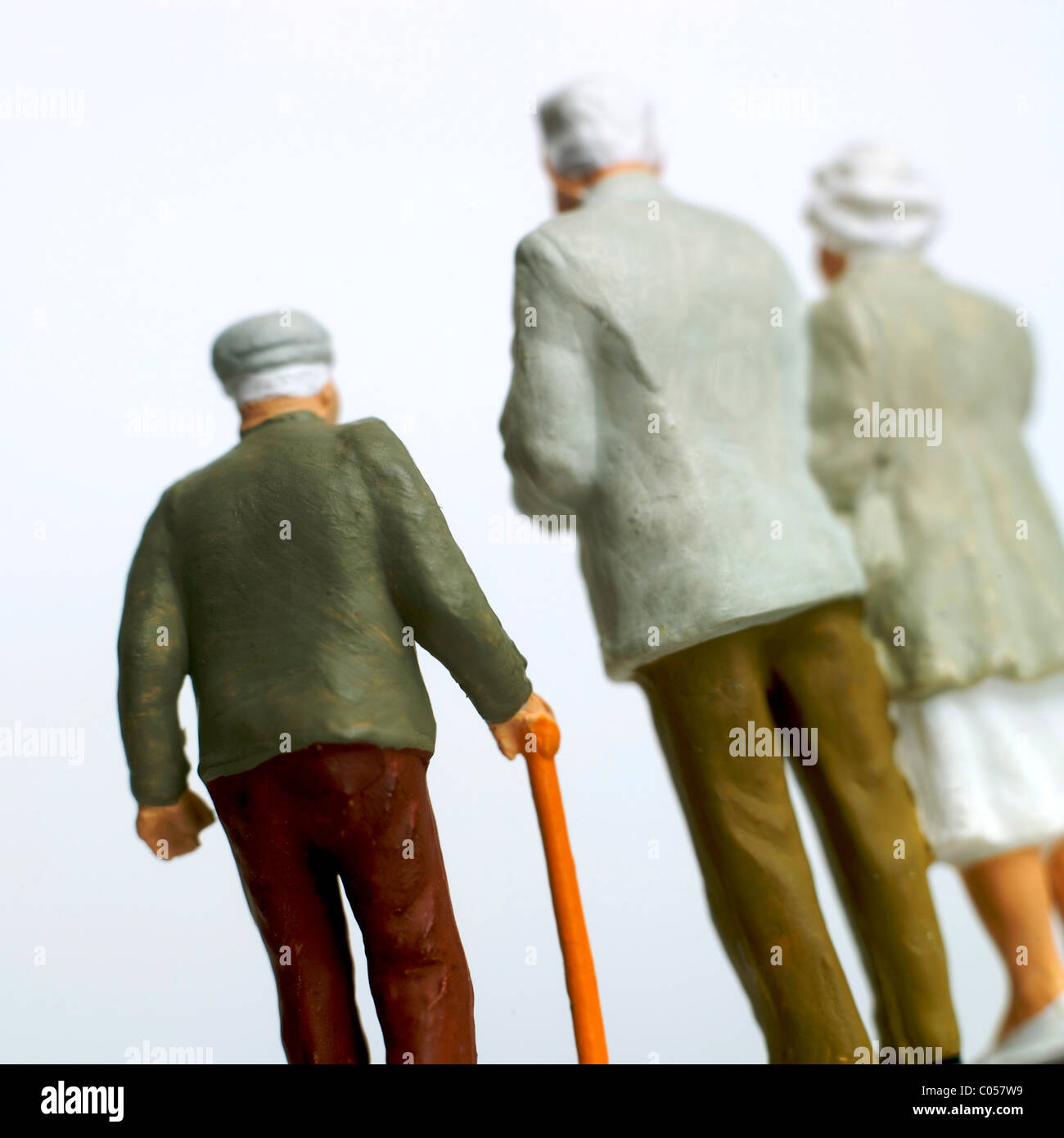 Gruppe der alten Menschen Figuren - Alter / Vorsorgekonzept Stockfoto
