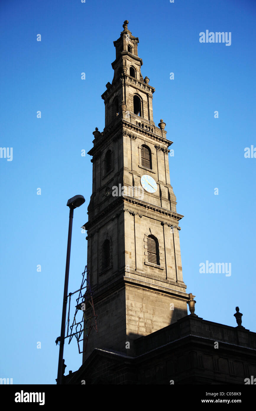 Der Turm von Leeds Heilige Dreifaltigkeitskirche Stockfoto