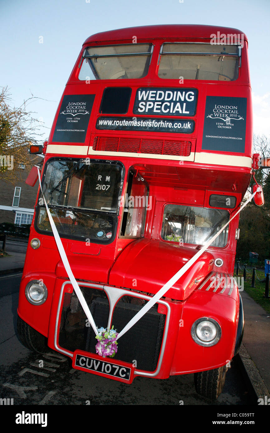 Routemaster Bus dekoriert für eine Hochzeit Stockfoto