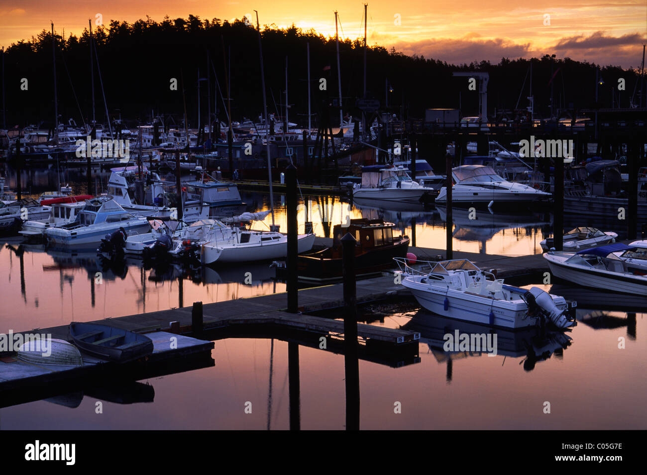 Sportboote in der Marina von Friday Harbor auf San Juan Island, Washington, USA Stockfoto
