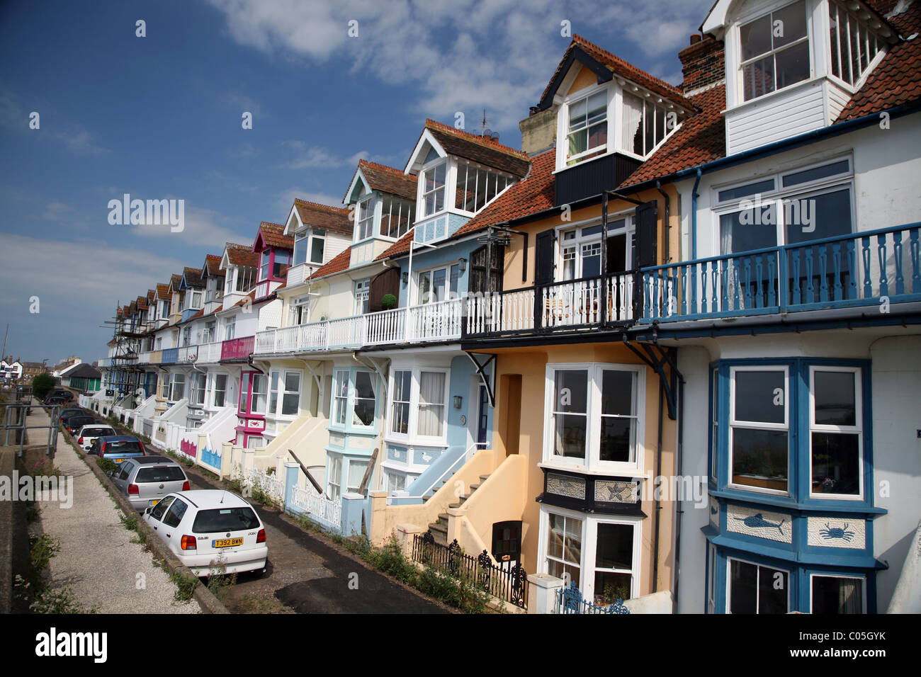 Vordere Strandhäuser in Whitstable, Kent Stockfoto