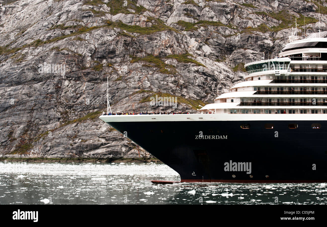 "Holland America Zuiderdam tritt Johns Hopkins Inlet in Alaska." Stockfoto