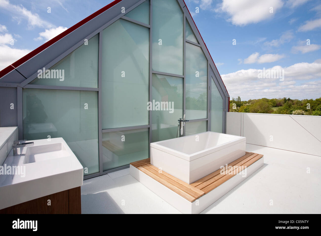Open Sie Roof Top Badezimmer der gleitenden Haus Suffolk England. Foto: Jeff Gilbert Stockfoto