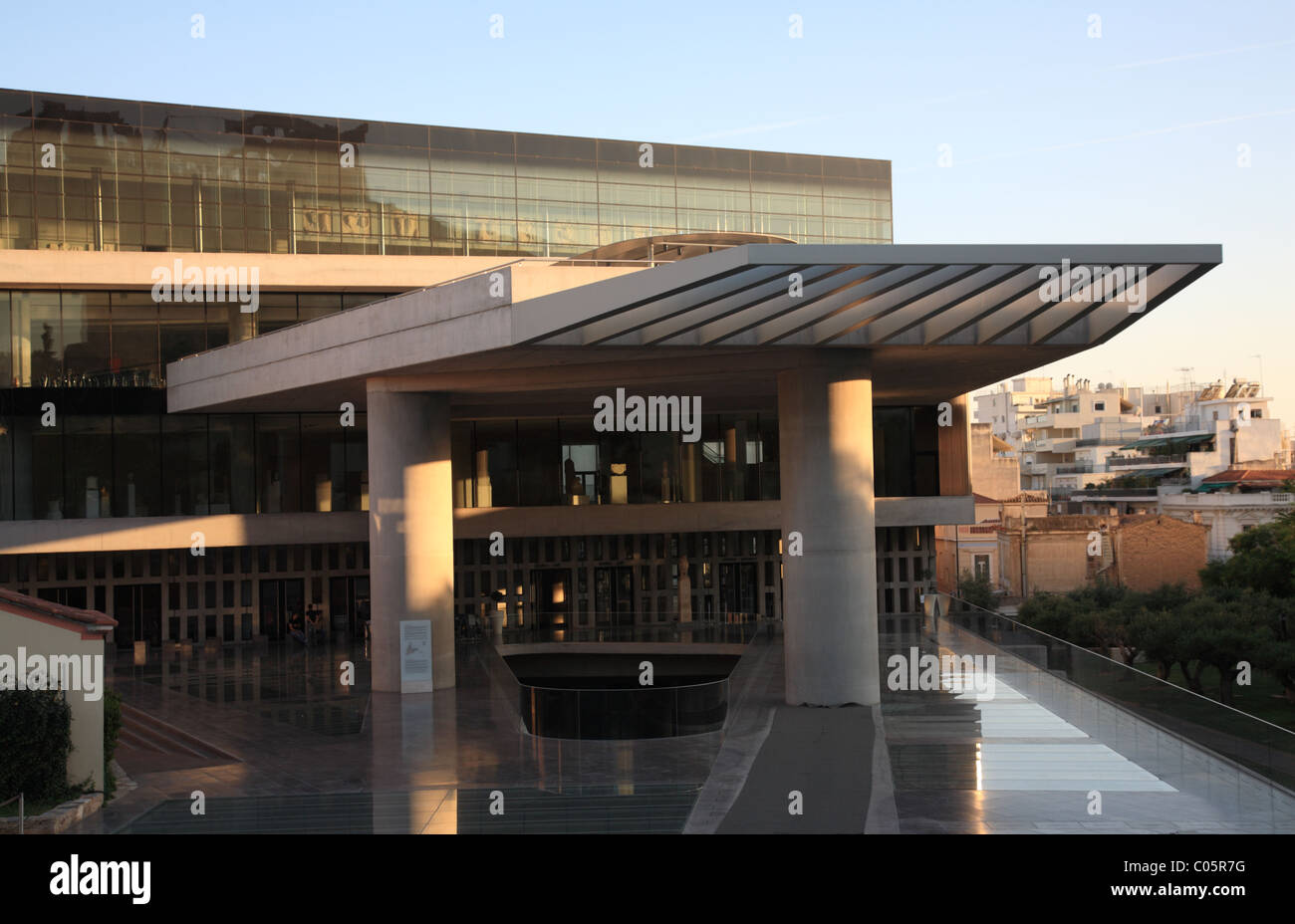 Späten Nachmittag Blick auf das neue Akropolis-Museum, Makrigianni, Athen, Griechenland Stockfoto