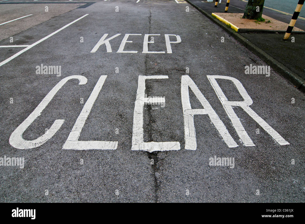 Schild "Keep Clear" Stockfoto