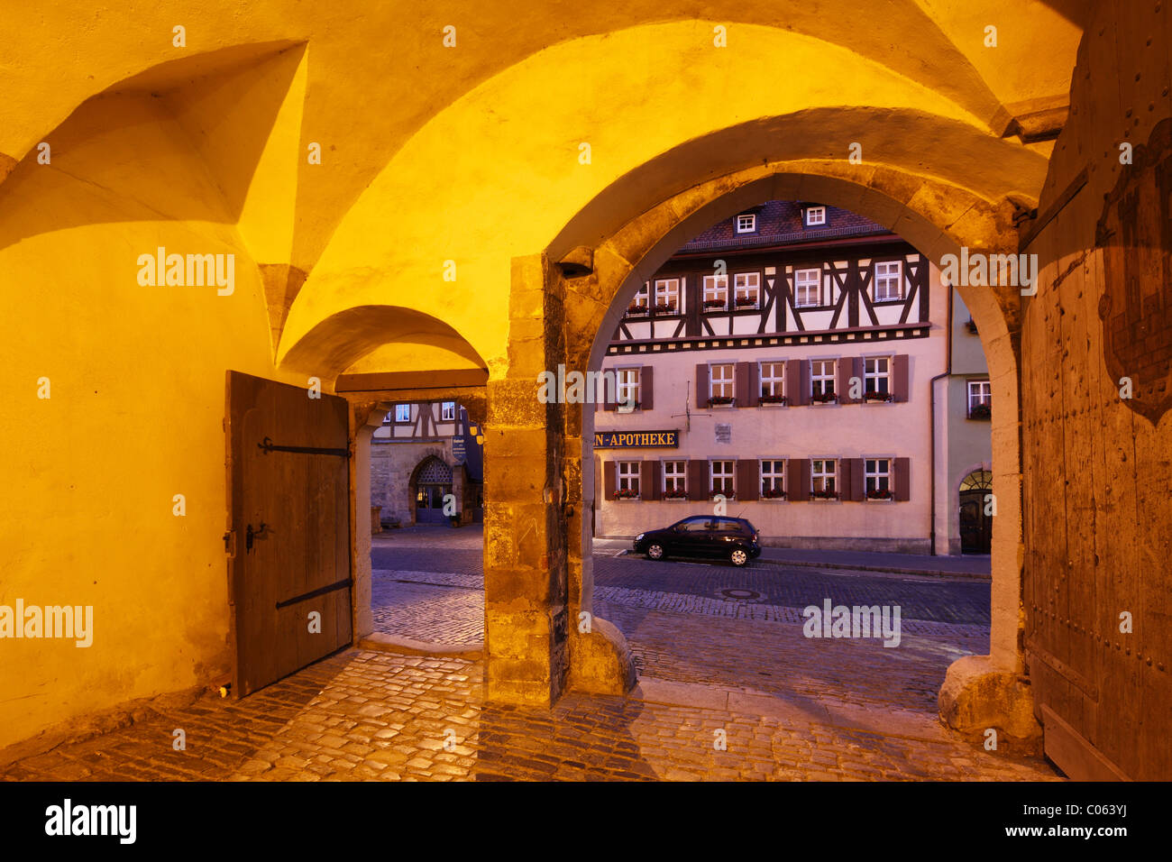 Historischen Bogen im Rathaus, Rothenburg Ob der Tauber, romantische Straße, Middle Franconia, Franken, Bayern, Deutschland, Europa Stockfoto