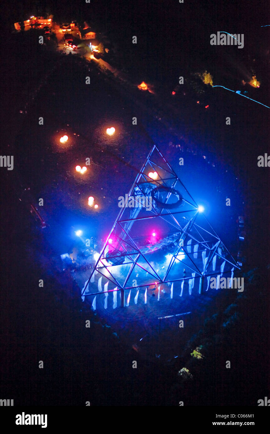 Luftaufnahme, Nacht erschossen, Tetraeder mit Feuerwerk, Extraschicht 2010 Nacht der Industriekultur, Sommerfest der Stockfoto