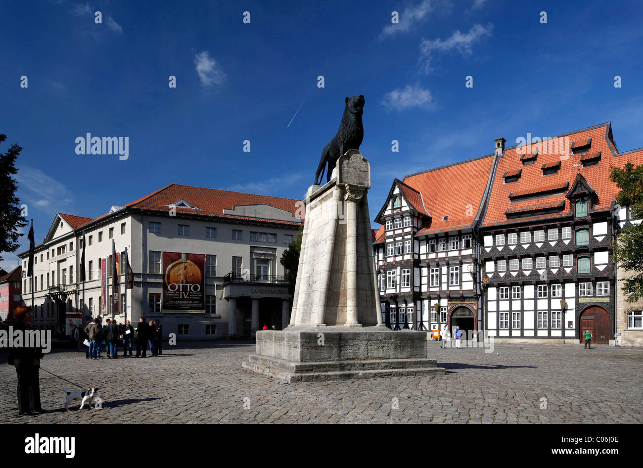 Burgplatz Burgplatz mit Braunschweiger Loewe Löwendenkmal, Brunswick staatliches Museum im Vieweg-Haus bauen, Handelskammer Stockfoto
