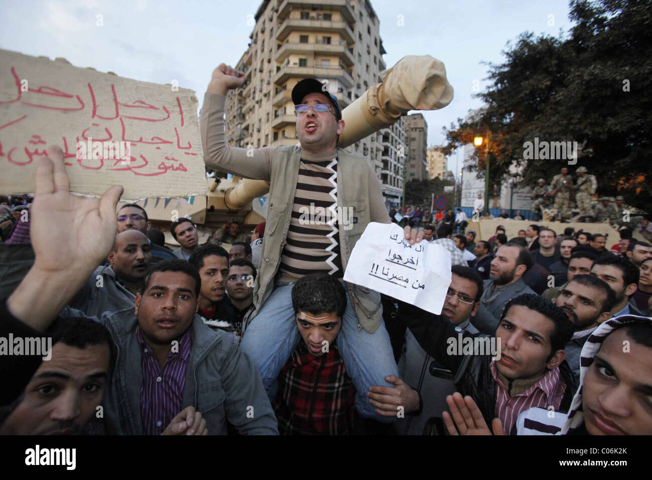 Unruhen in Kairo, Ägypten, 30. Januar 2011. Tausende Menschen protestieren gegen 30-Jahr-Herrschaft von Präsident Hosni Mubarak Stockfoto