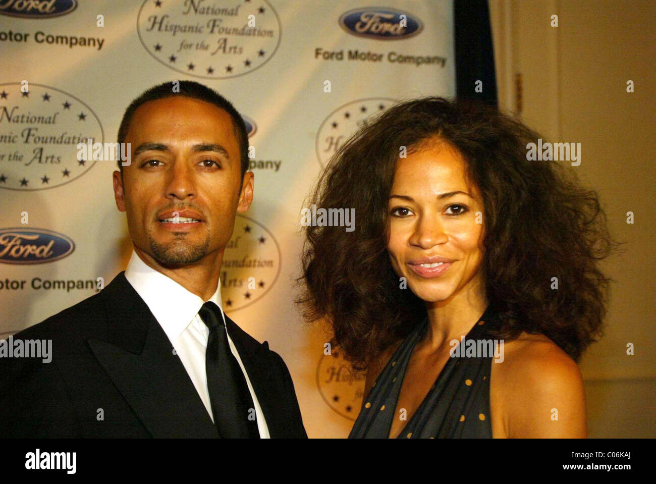 Kamar De Los Reyes und Frau besucht der Noche de Gala während der Jahreskonferenz des Congressional Hispanic Caucus Instituts. Stockfoto