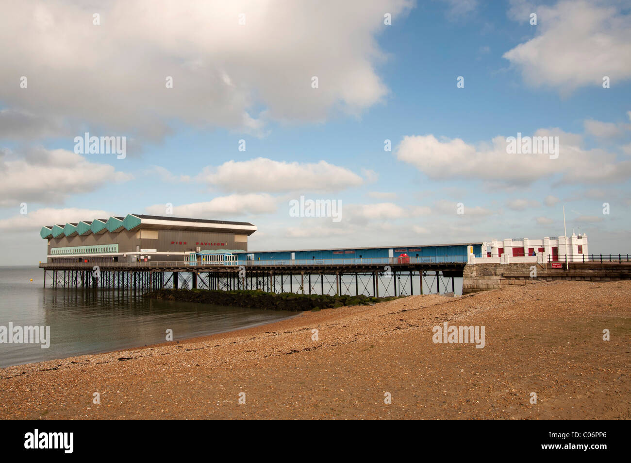 Pier-Pavillon Herne Bay Küstenstadt im Norden Kent England Großbritannien das einzige Teil, der noch verwendet, der die ursprüngliche Pier, die einst die s Stockfoto