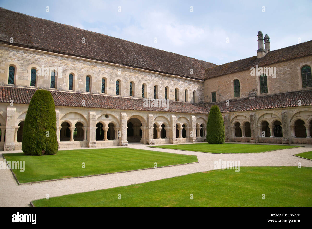 Abbey fontenay monastery cistercian abbey Fotos und Bildmaterial in