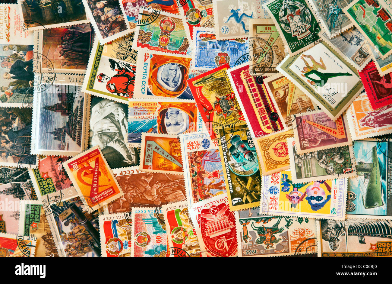Haufen von Post Briefmarken von der Sowjetunion Stockfoto