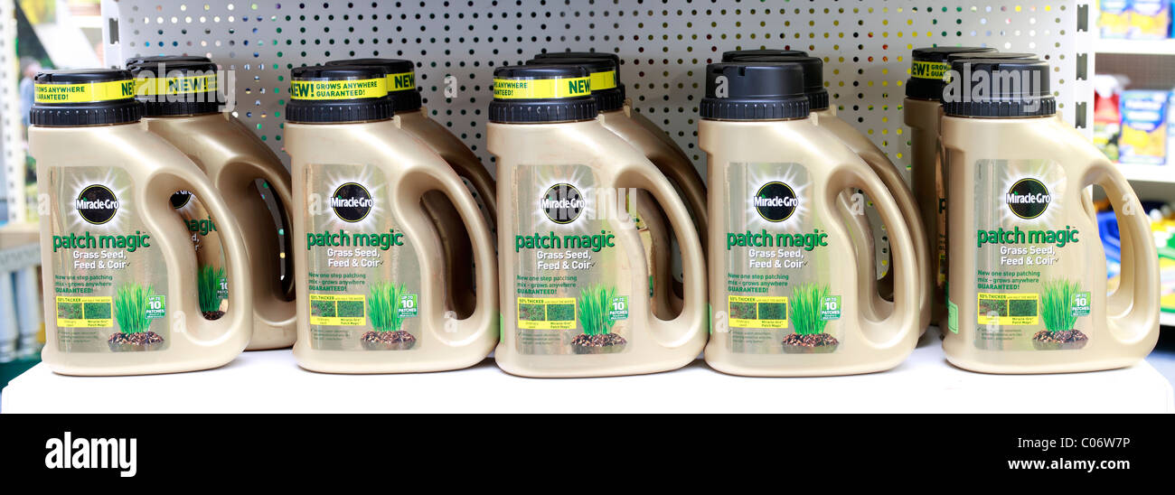 Miracle-Gro-Patch-Magic, Rasen Saatgut, Lebensmittel und Kokos Stockfoto