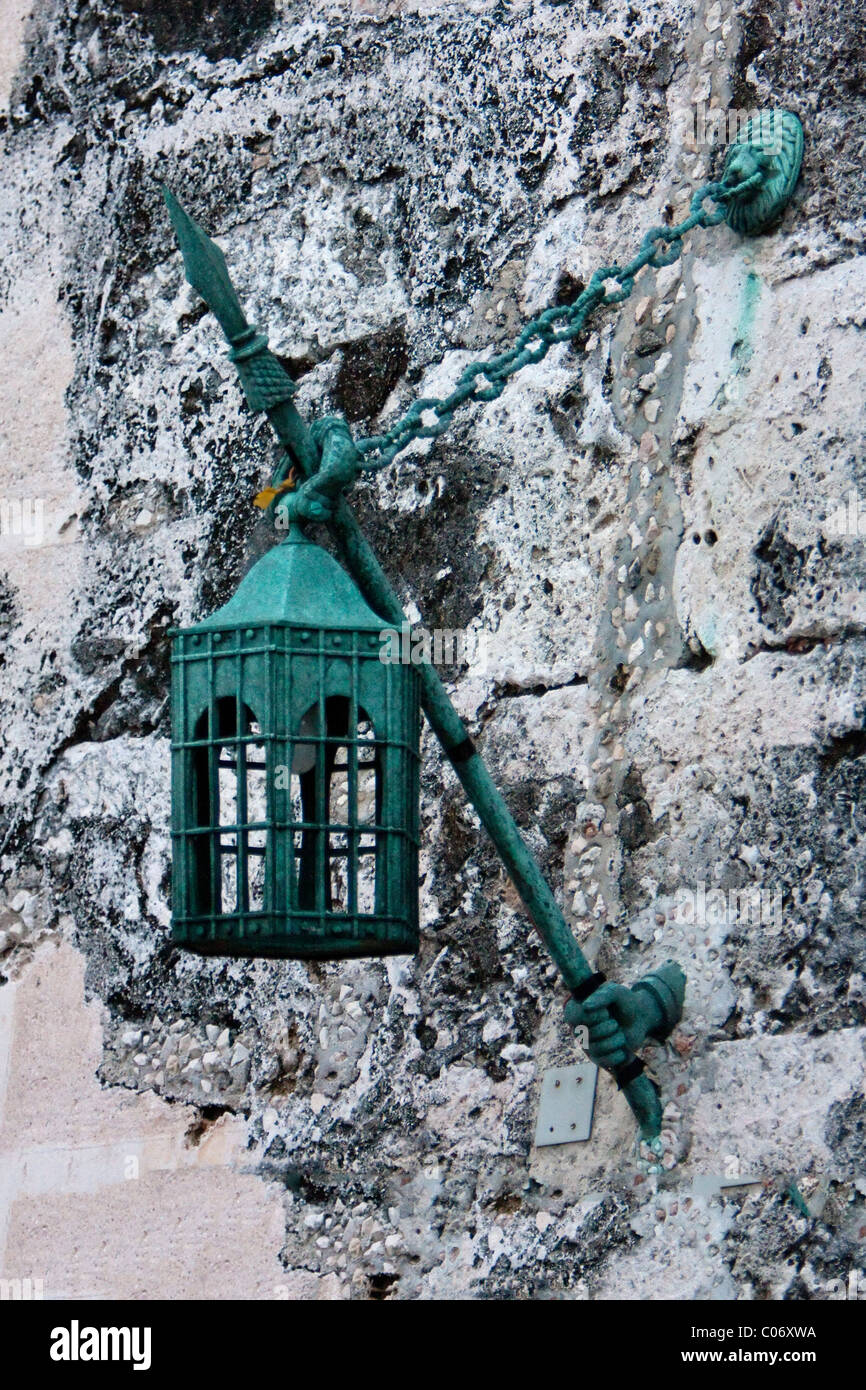 Kuba, Havanna. Alte Laterne an El Morro Festung. Stockfoto