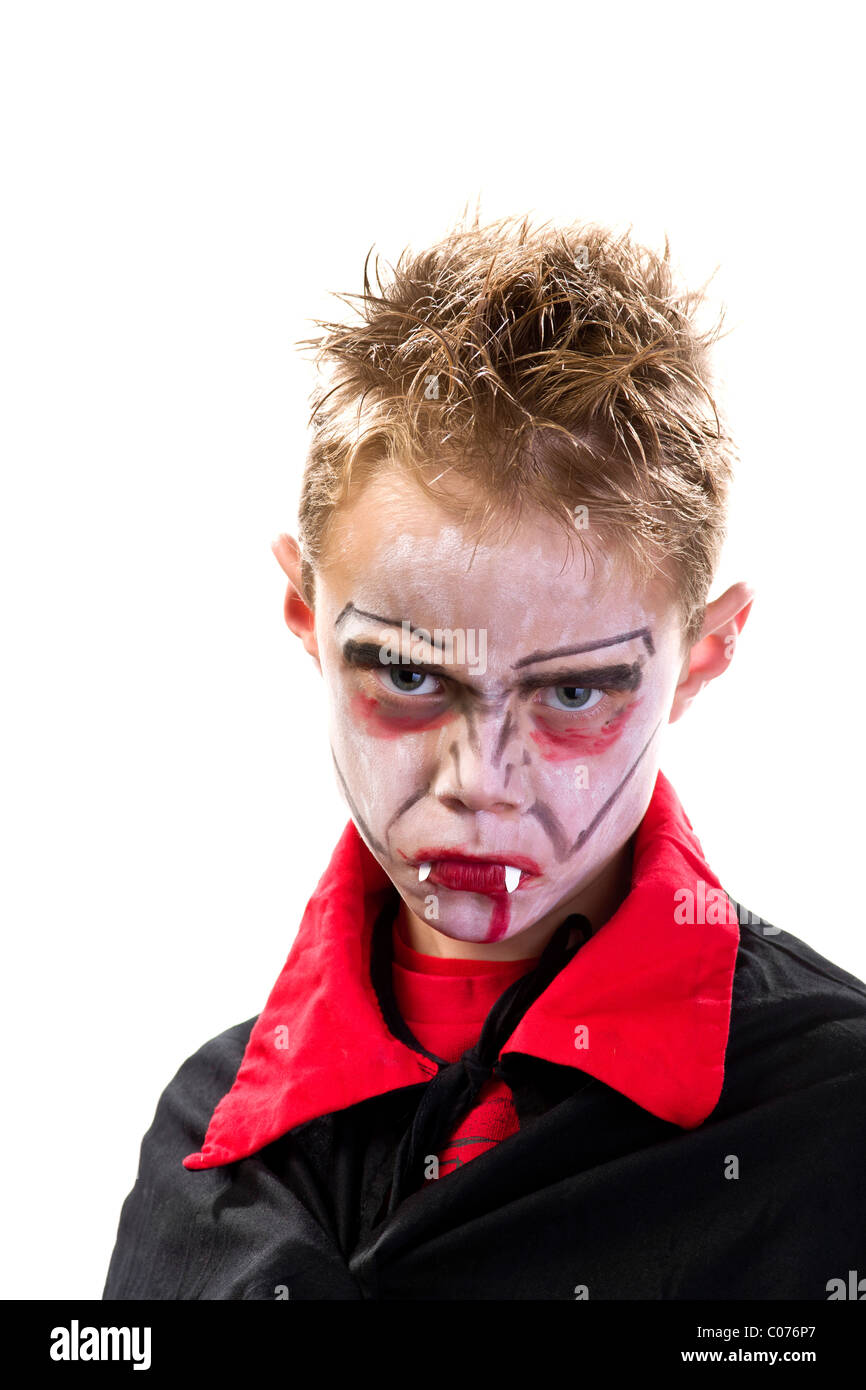 Junge, 7 Jahre alt, gekleidet, und als Vampir konfektionierte Stockfoto