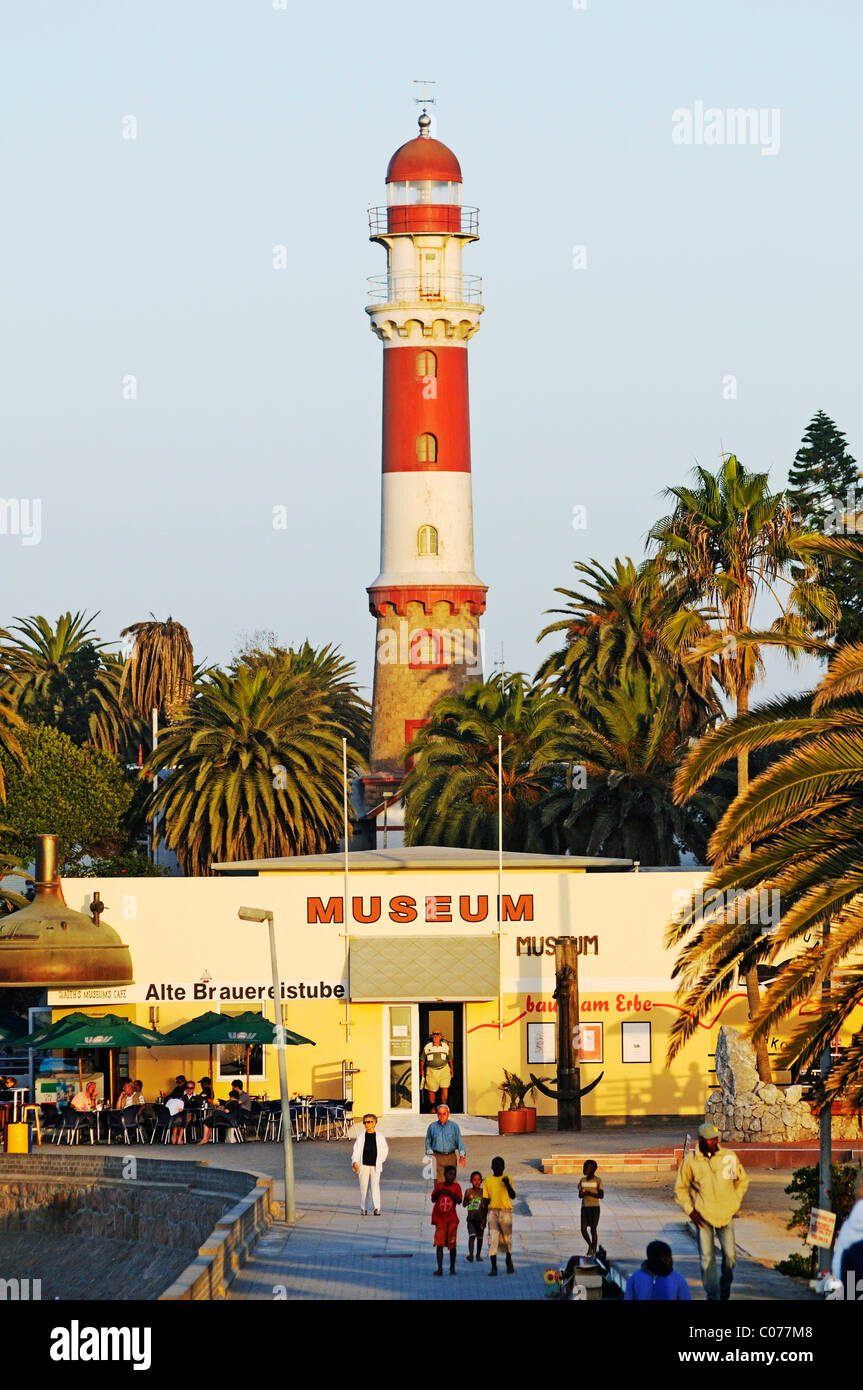 Leuchtturm und Museum an der Pier, Architektur aus der deutschen Kolonialzeit, Swakopmund, Erongo Region, Namibia, Afrika Stockfoto