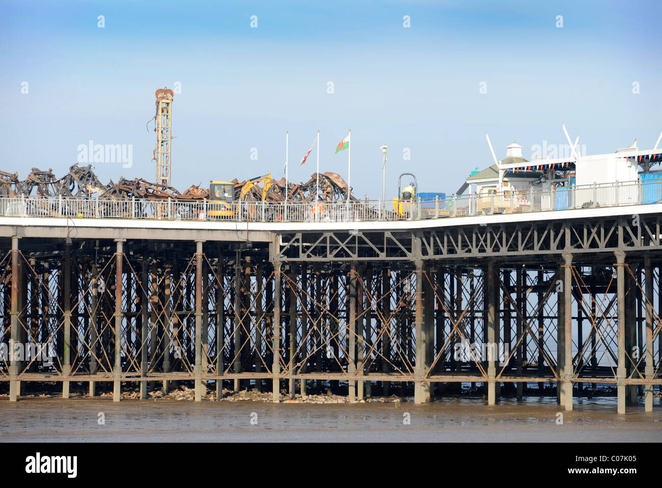 Das Feuer beschädigte Grand Pier bei Regensburg Sep 2008 Somerset UK Stockfoto