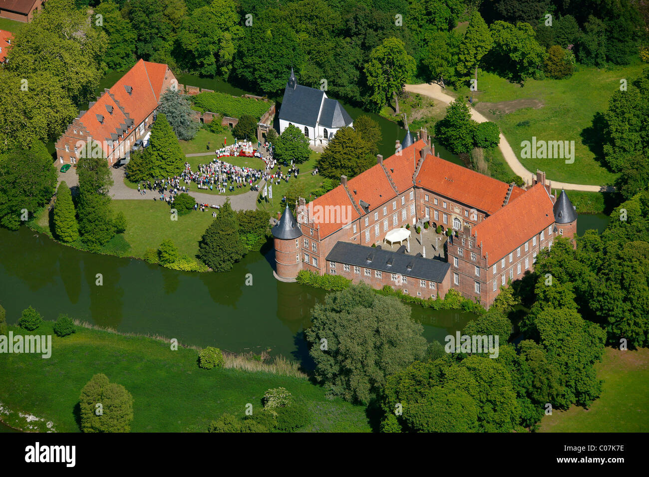 Luftbild, Open-Air Gottesdienst anlässlich des Fronleichnamsfestes Schlosspark Herten Stockfoto