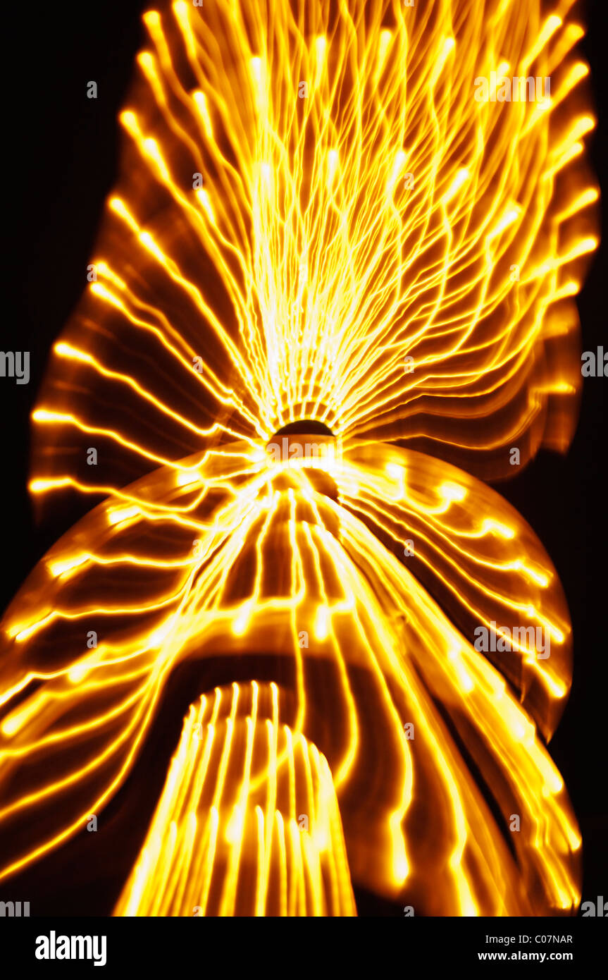 Streifen der Lichter von einem geschmückten Baum, Goa, Indien Stockfoto