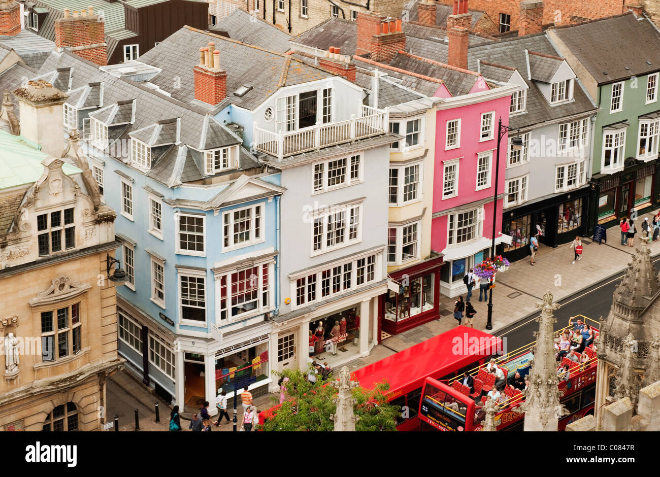 Erhöhte Ansicht von Gebäuden in einer Stadt, Oxford, Oxfordshire, England Stockfoto