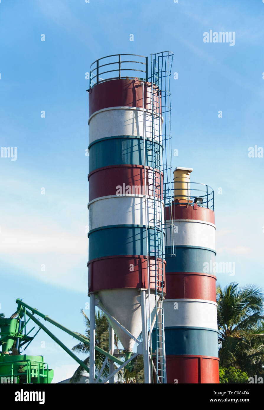 Niedrigen Winkel Ansicht des Speichers Panzer, Tirupati, Andhra Pradesh, Indien Stockfoto