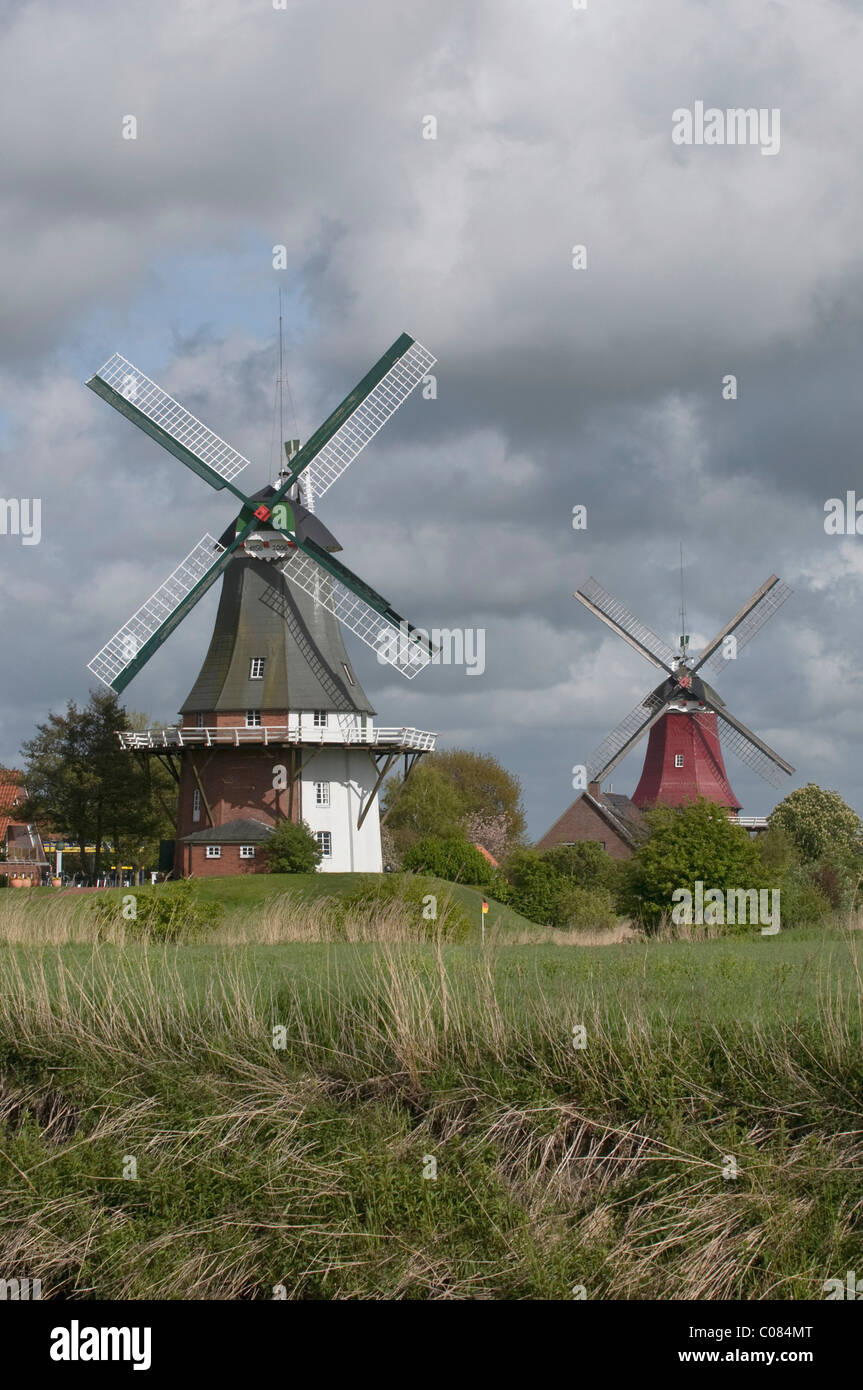 Windmuhle Mit Dunklen Wolken Stockfotos Windmuhle Mit Dunklen