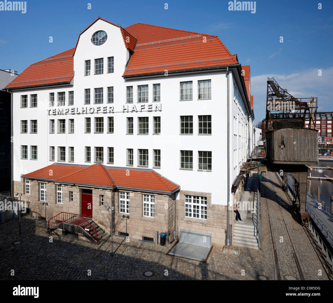 Lagerhaus am Hafen Tempelhof, jetzt verwendet als Einkaufszentrum und Bürogebäude, Tempelhof, Berlin, Deutschland, Europa Stockfoto