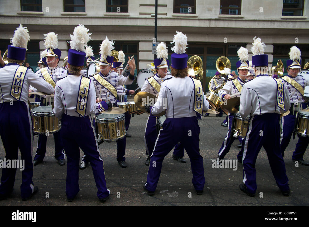 James Madison University Marching Royal Dukes band (The Marching Royal Dukes, "Virginias Finest") neue Jahre-Day-parade Stockfoto