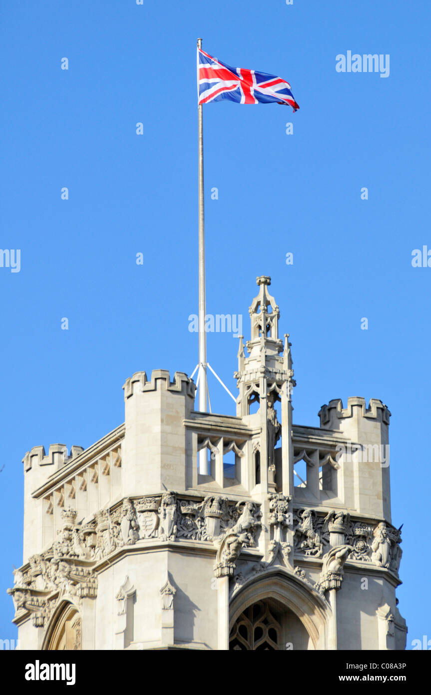 Union Jack fliegen über den Supreme Court Building Stockfoto