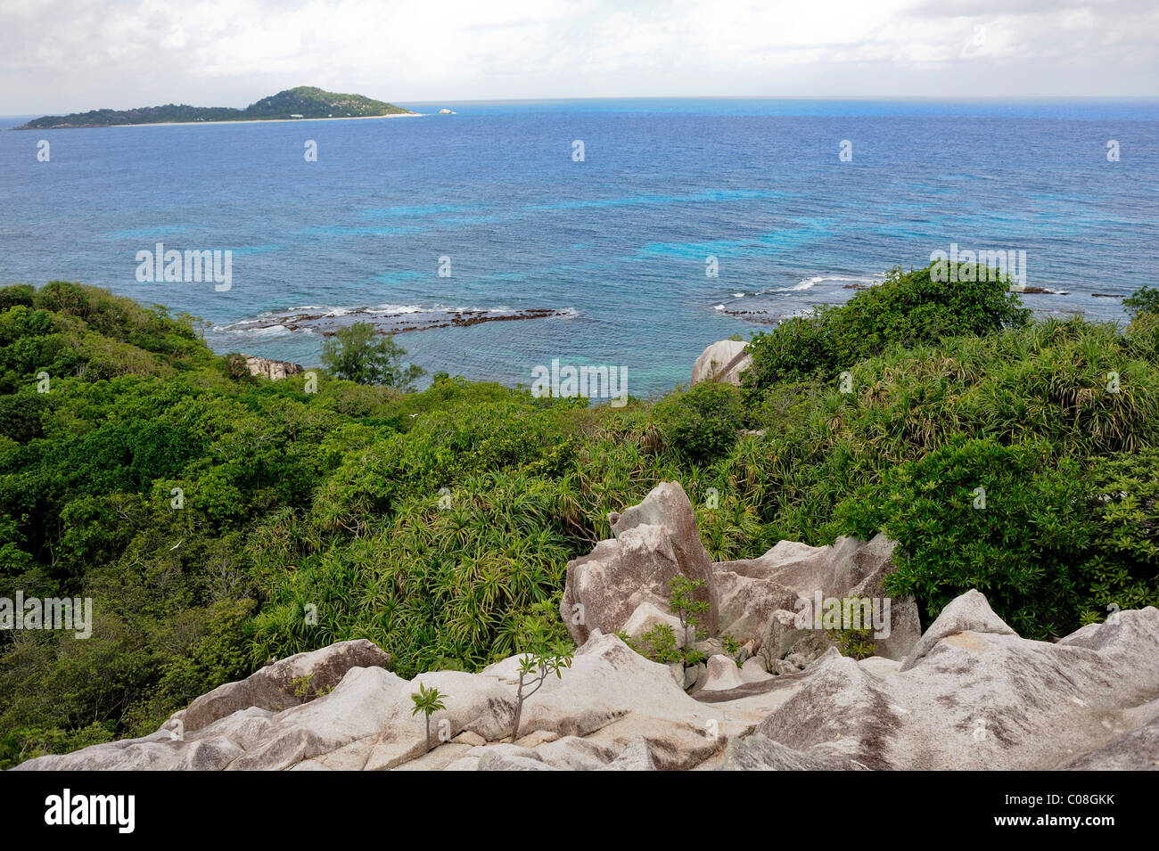 Cousin Island, Praslin, Seychellen, Antenne Panoramablick auf den Indischen Ozean. Stockfoto