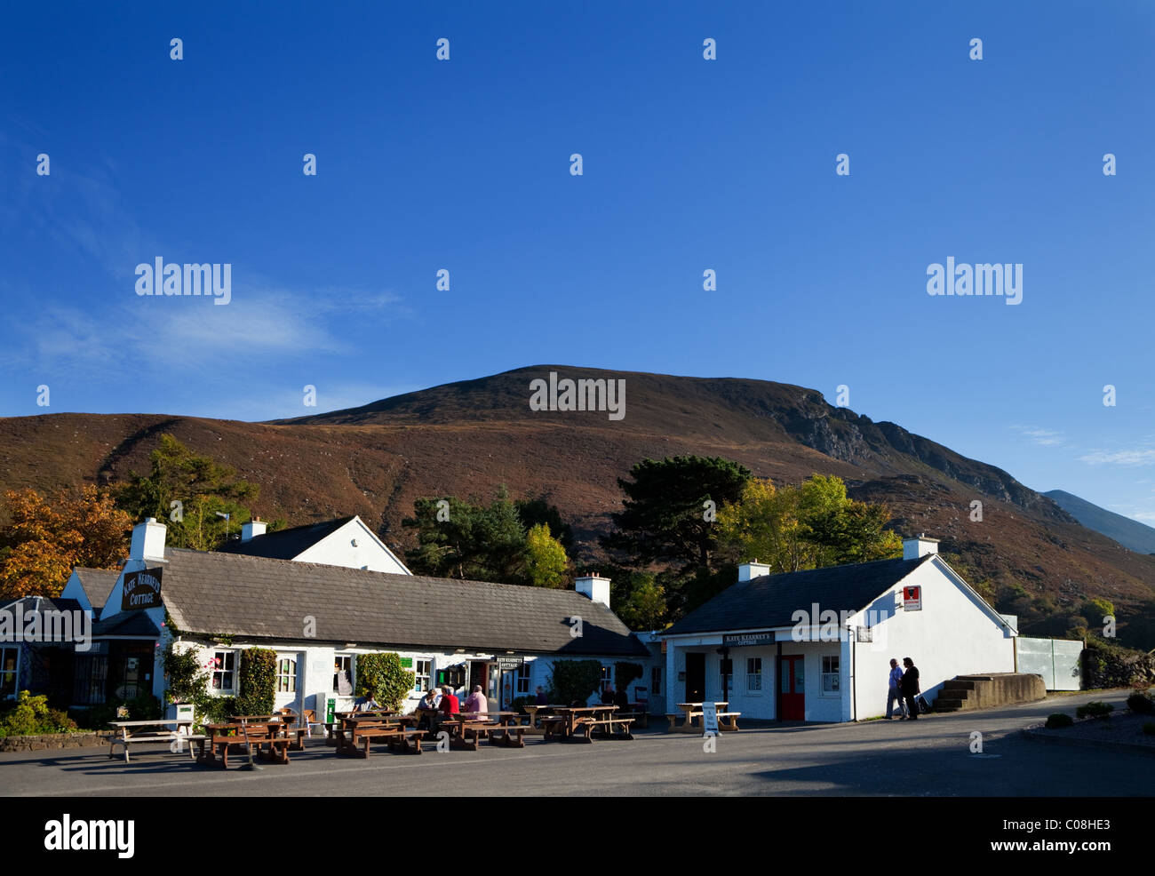 Kearney Cottage - eine Kneipe in der Nähe der Eingang zu der Gap of Dunloe, Killarney National Park, County Kerry, Irland Stockfoto