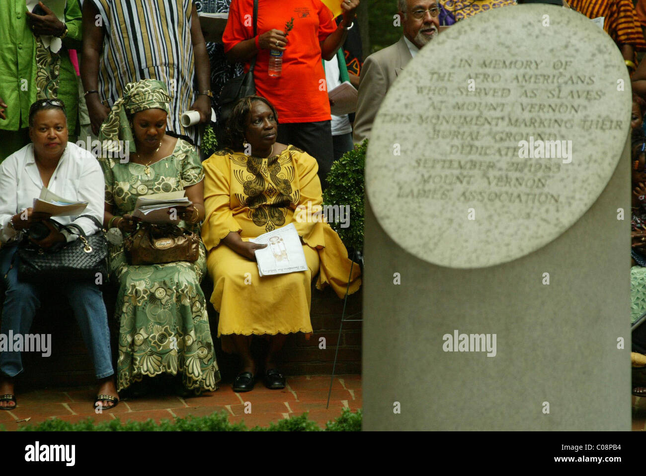 BWUFA, schwarze Frauen vereinigt für Action und Mount Vernon Ladies Association veranstaltete die 10. jährlichen Slave Memorial Kranz Stockfoto